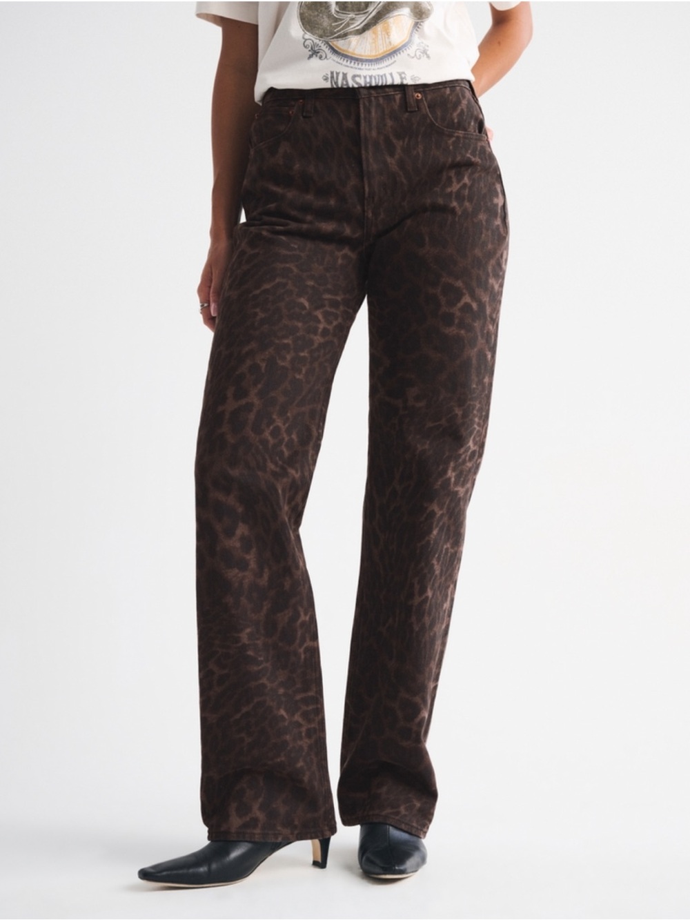 Abercrombie & Fitch Curve Love High Rise 90s Relaxed Leopard Print Jean